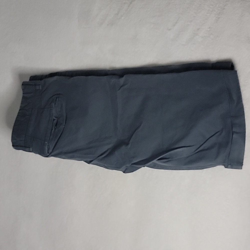 Plain short 🩶 - Picture 5 of 8